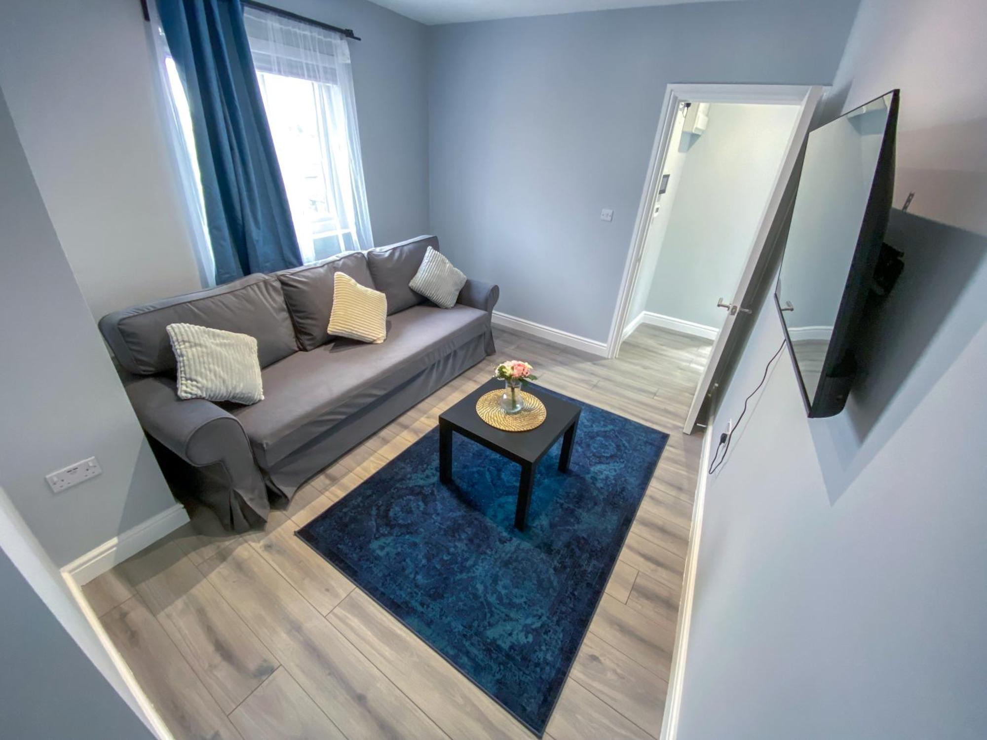 Large 1-Bedroom Flat, 5 Guest, London - F4 Exteriör bild