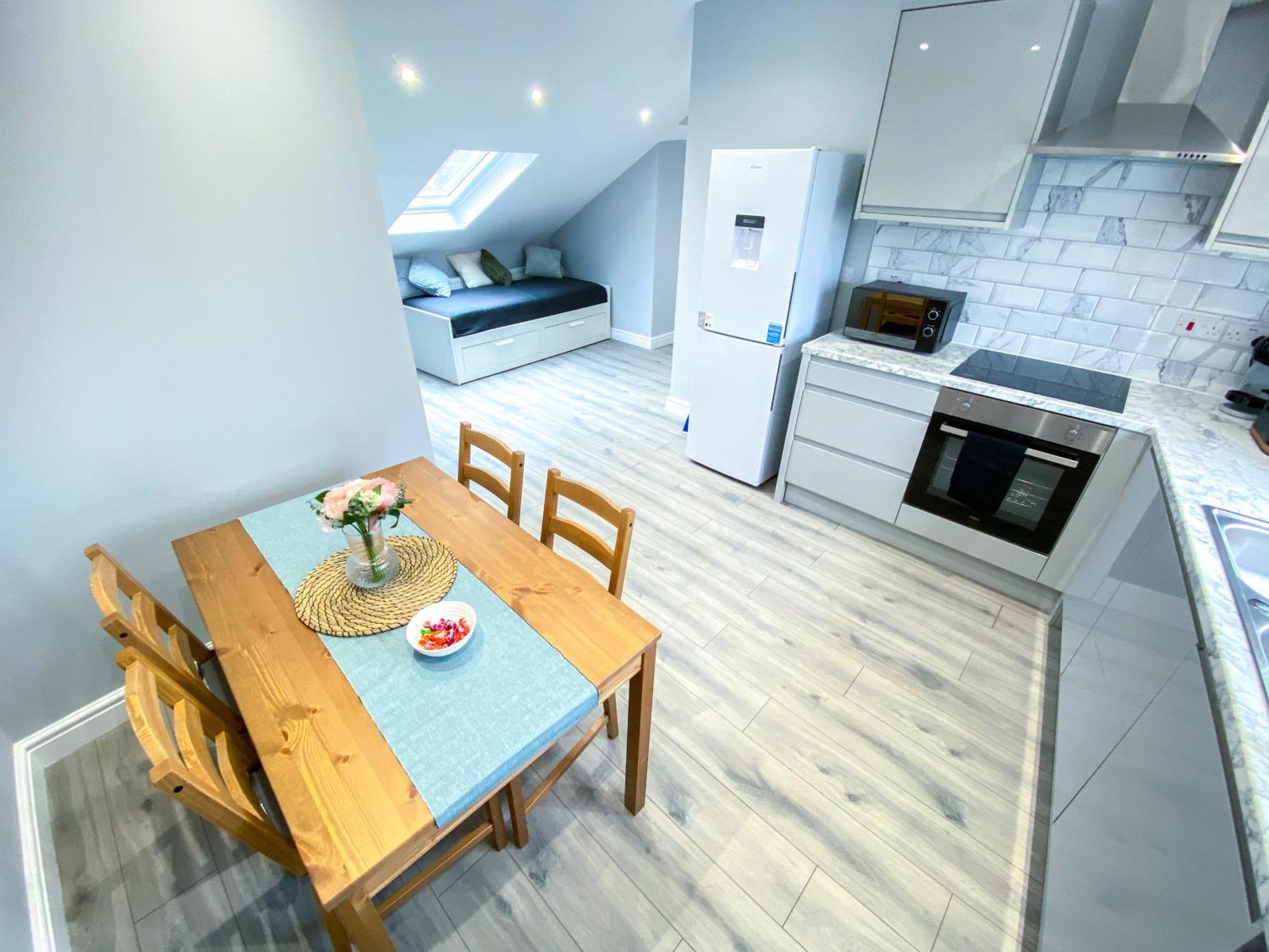 Large 1-Bedroom Flat, 5 Guest, London - F4 Exteriör bild